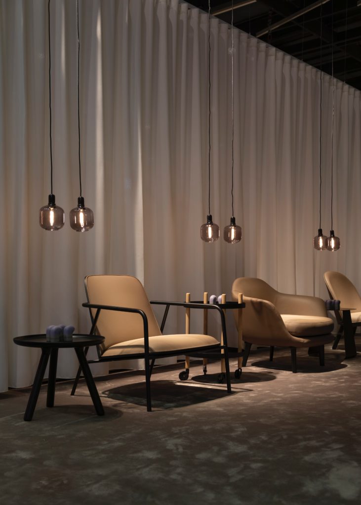 Fauteuils au style audacieux revisités par des designers contemporains.