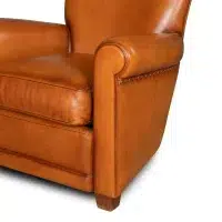 Fauteuil club cuir Gaston miel zoom sur un accoudoir