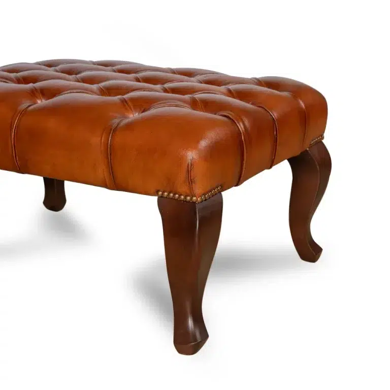 Repose-pieds Chesterfield rectangulaire havane, zoom sur les détails