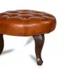 Repose-pieds Chesterfield rond havane, zoom sur les détails