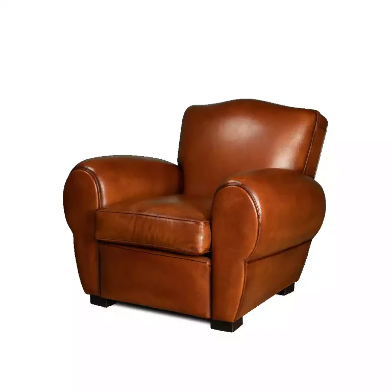 Fauteuil club cuir Grand Chapeau de Gendarme havane vue de 3/4