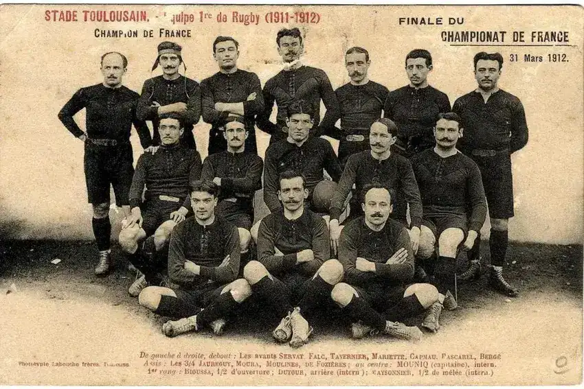Photographie de l'équipe de rugby du Stade Toulousain championne de France en 1912
