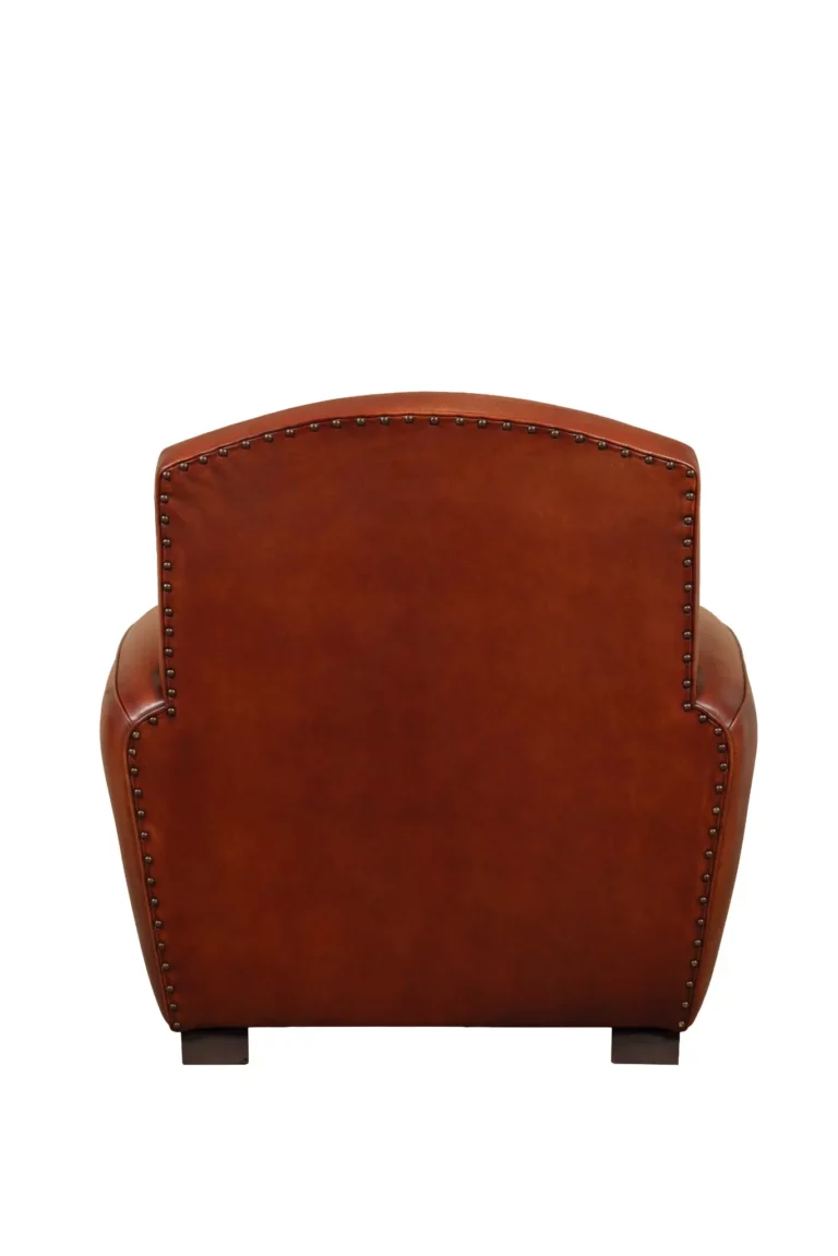 Fauteuil club Émile en cuir de basane couleur cognac, dossier galbé avec finitions soignées, vue de dos sur fond blanc